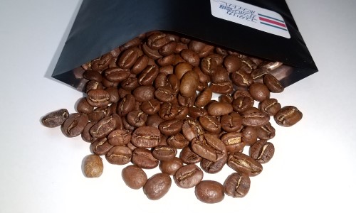 コーヒー豆を出した写真；ホワイトハニー（ガンボア農園）